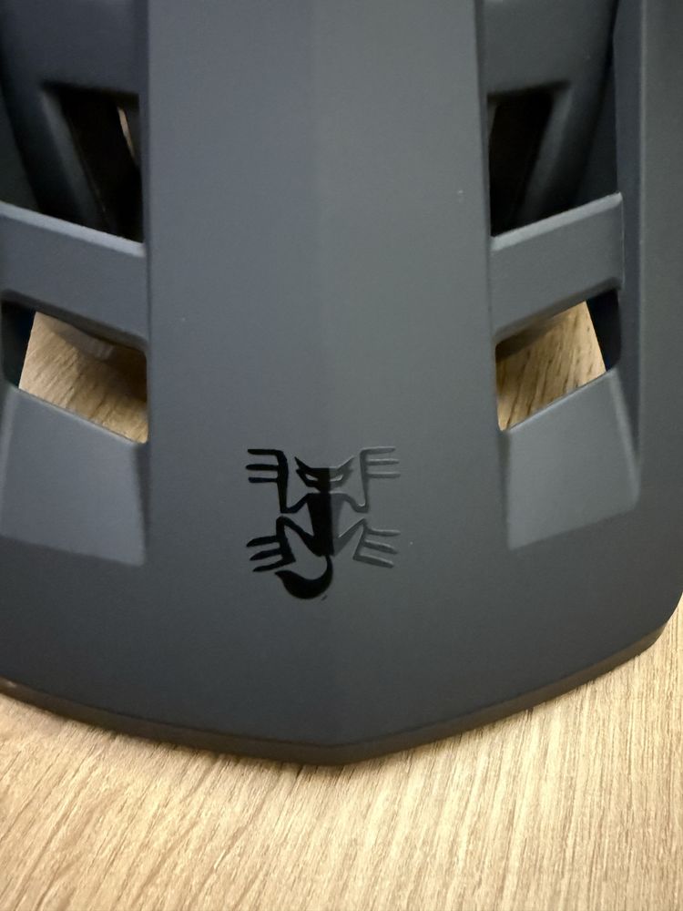 Kask  bat fox meski kask rowerowy nowe czarny 58-61