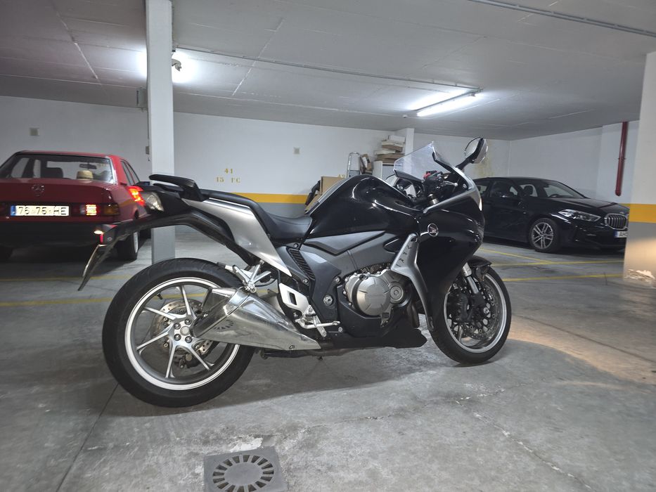 VFR 1200 F versão 2013 como nova