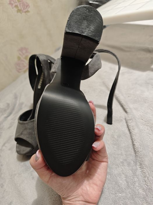 Замшеві босоніжки