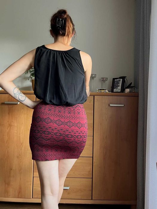 Sukienka dwuczęściowa ze spódnicą we wzór r. M/L