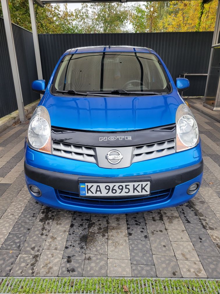 Nissan  note 1,6 automatic