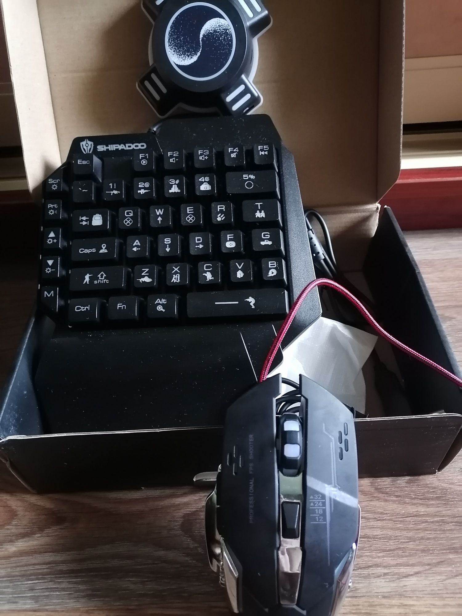Клавіатура, адаптер і мишка