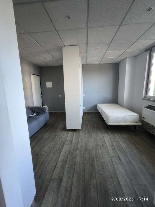 Estúdio Pontinha (Metro) Equipado e renovado