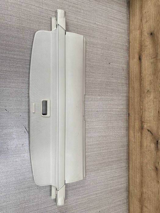 Roleta bagażnika skoda octavia II ( biała )