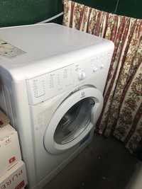 Indesit Maquina lavar roupa