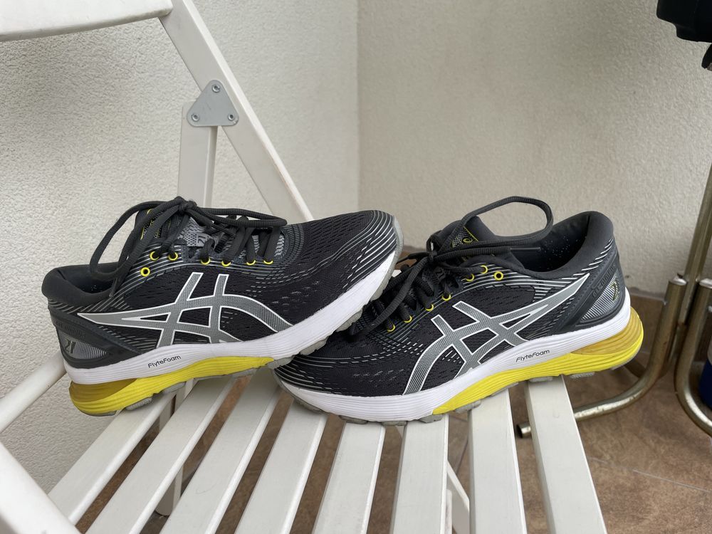 Buty biegowe Asics Gel Nimbus 21 roz 40,5