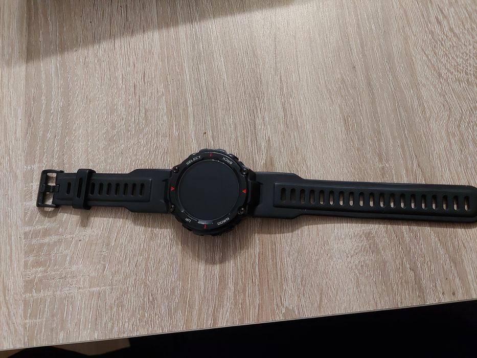 Amazfit T-rex pancerny smartwatch bateria wytrzymuje ponad 3 tyg