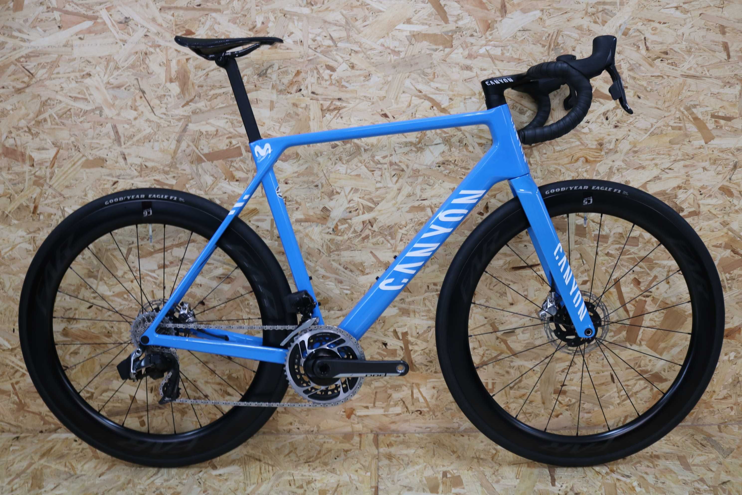 Bicicleta topo de gama Canyon CFR Movistar - Sram Red AXS - Rodas carb