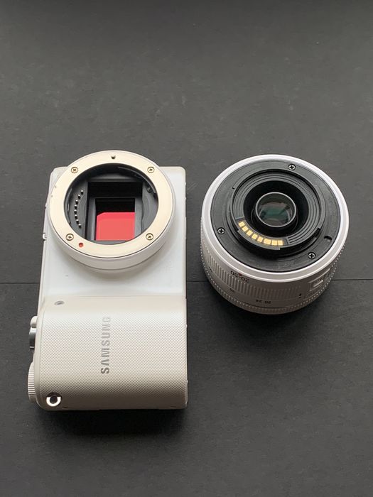 Фотоапарат Samsung NX2000/Wi-Fi