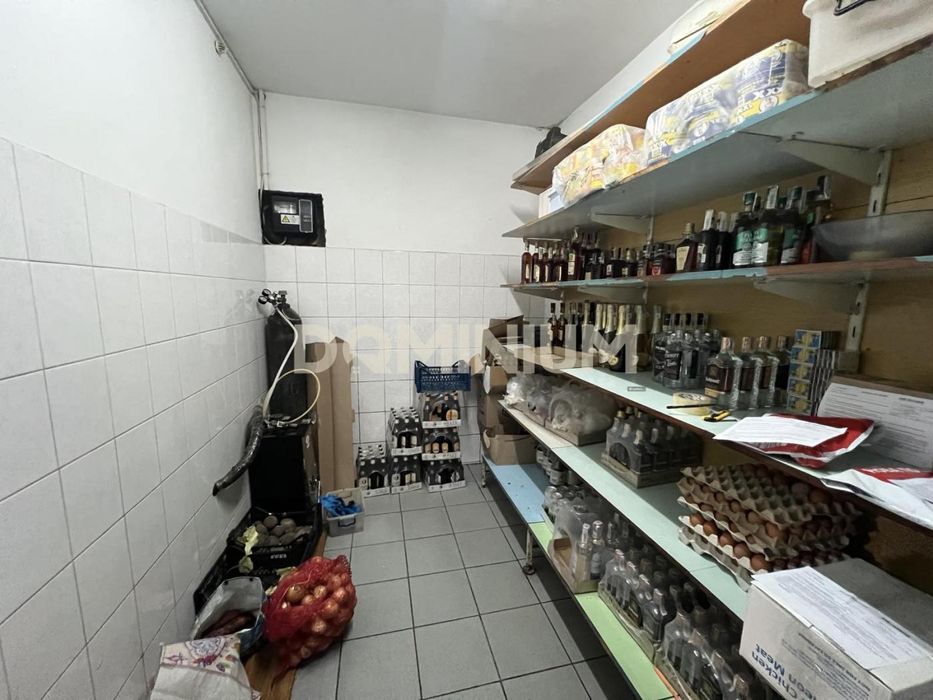 Продається комерційна будівля у м. Хуст