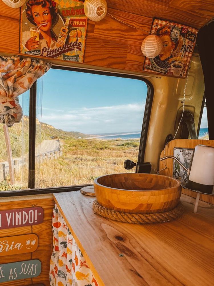 Campervan Mitsubishi L300 – Legalizada como Especial Dormitório