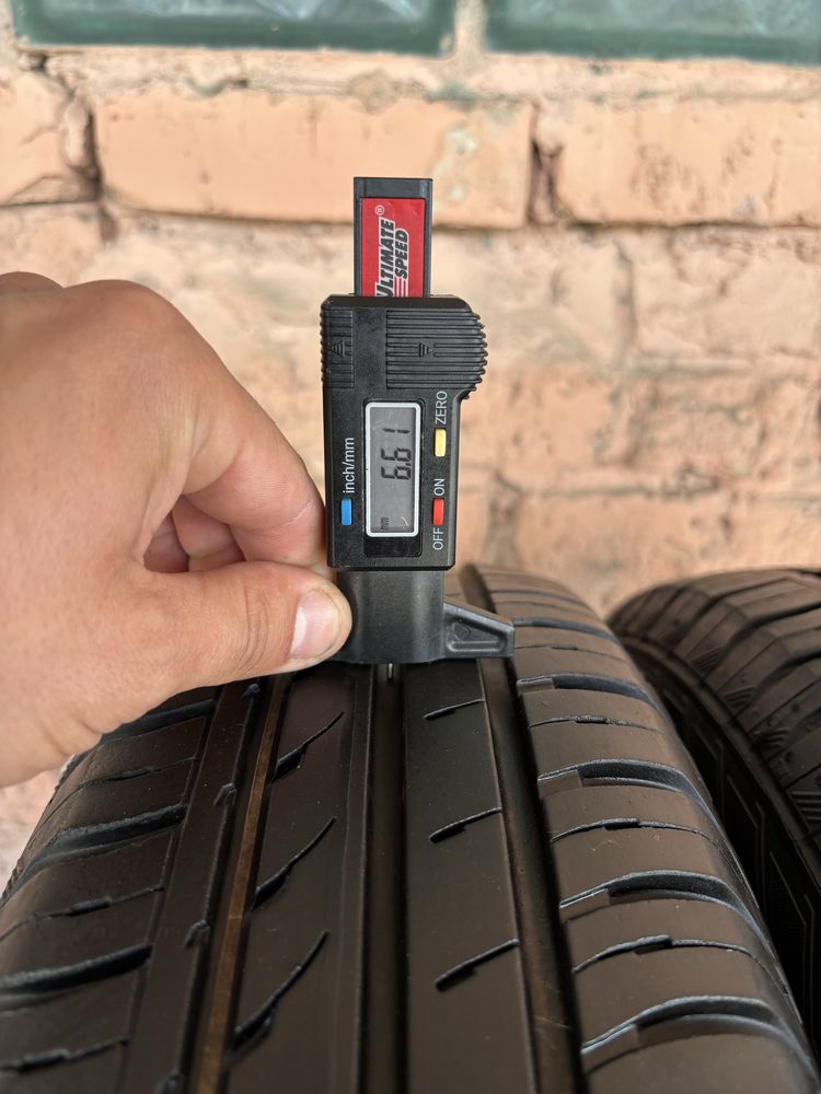 Пара літніх шин 175/80R14 Continental