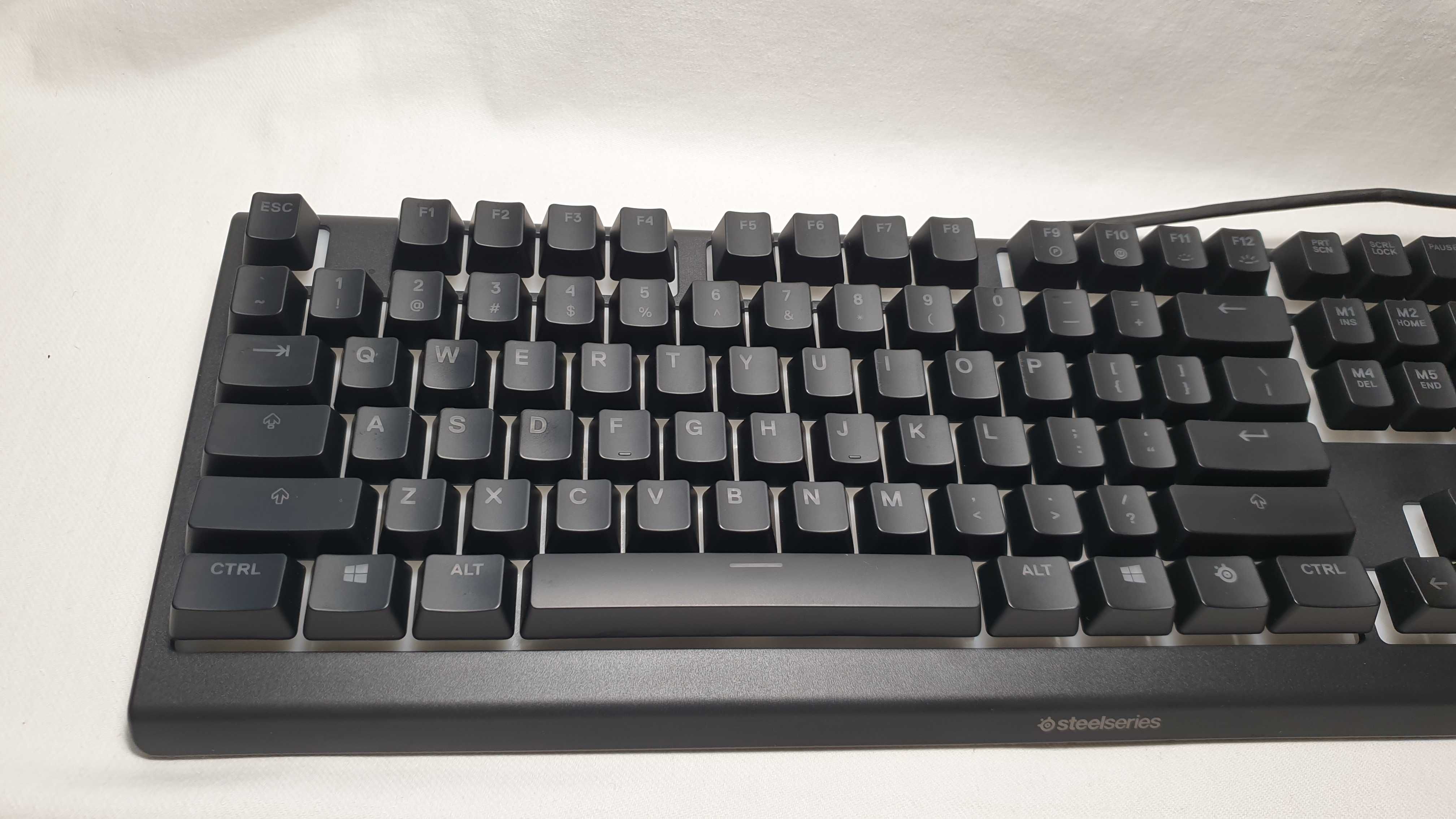 Klawiatura przewodowa Steelseries Apex 3 stan IDEALNY.