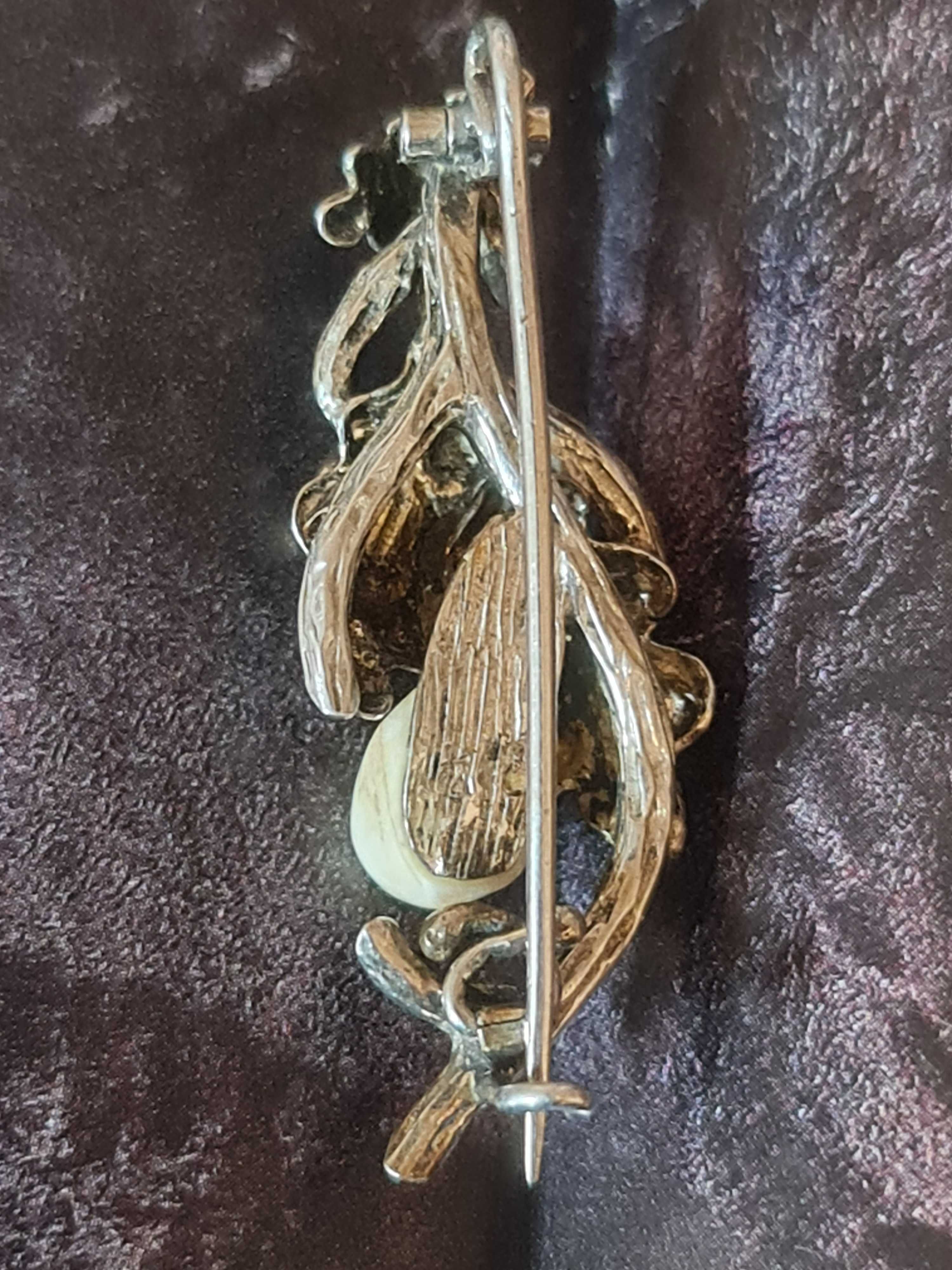 Srebrna broszka z grandlami - biżuteria myśliwska