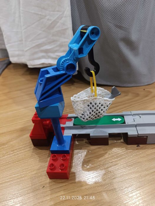 LEGO Duplo Town Вантажний поїзд з інерційним двигуном