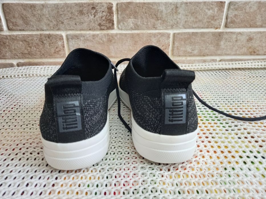 Женские кроссовки fitflop 39р