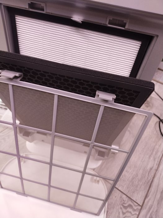 Oczyszczacz powietrza Philips AC 4550 jak nowy