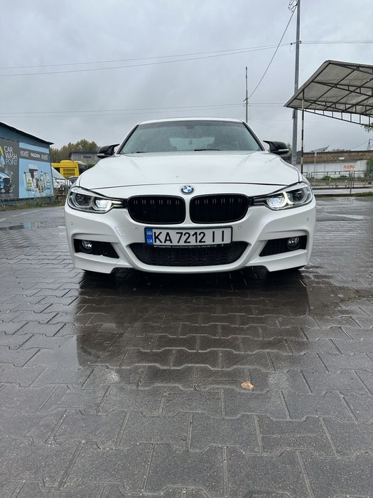 БМВ 320i f30 2.0 бензин 2015 року авто