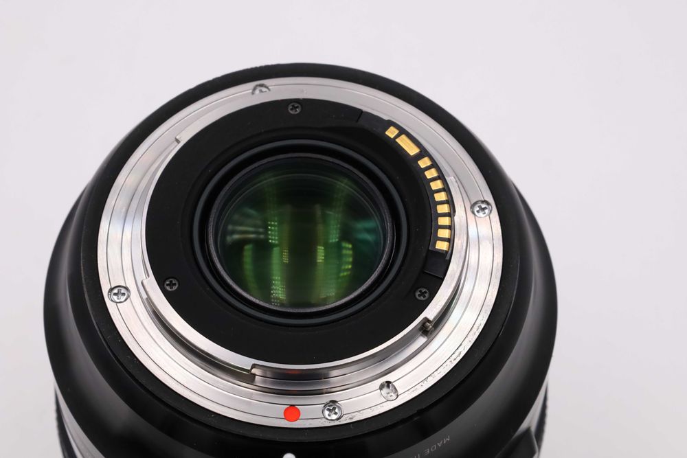 Sigma Art 24-70 mm F 2,8 DG HSM zadbany obiektyw do Canon w idealnym s