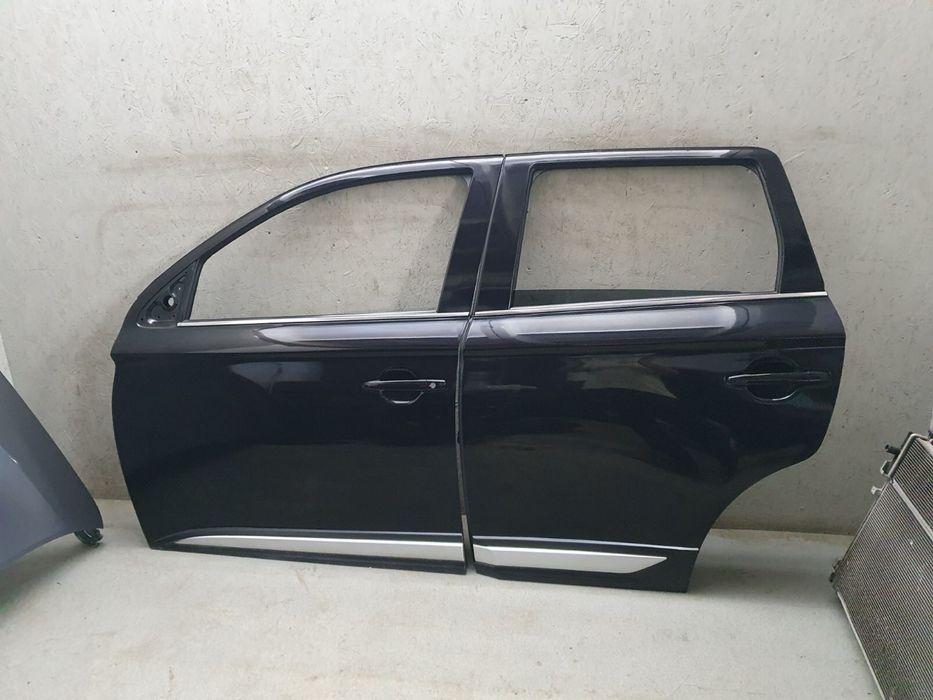 Двері Mitsubishi outlander 3 X42
