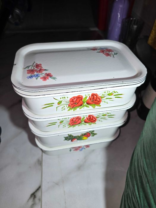 Емальовані судки для холодцю