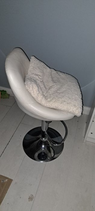 Wieszaki mocowane do ściany
