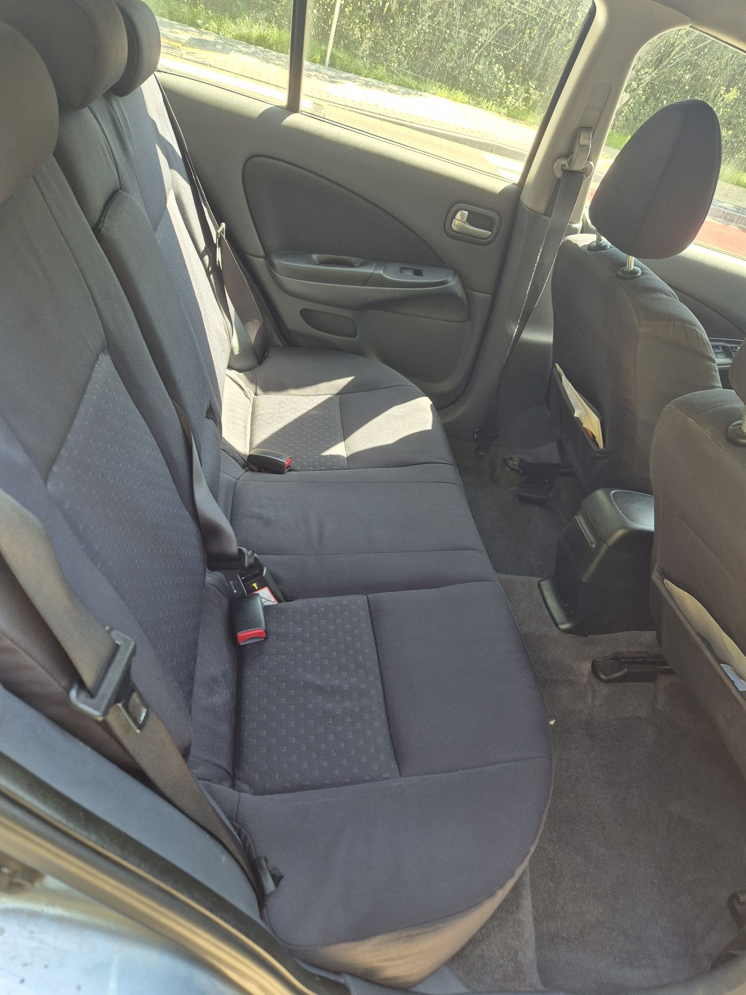 Nissan almera  2005r