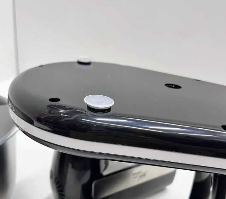 Ручний міксер з металевою обертовою чашею на 4 літри