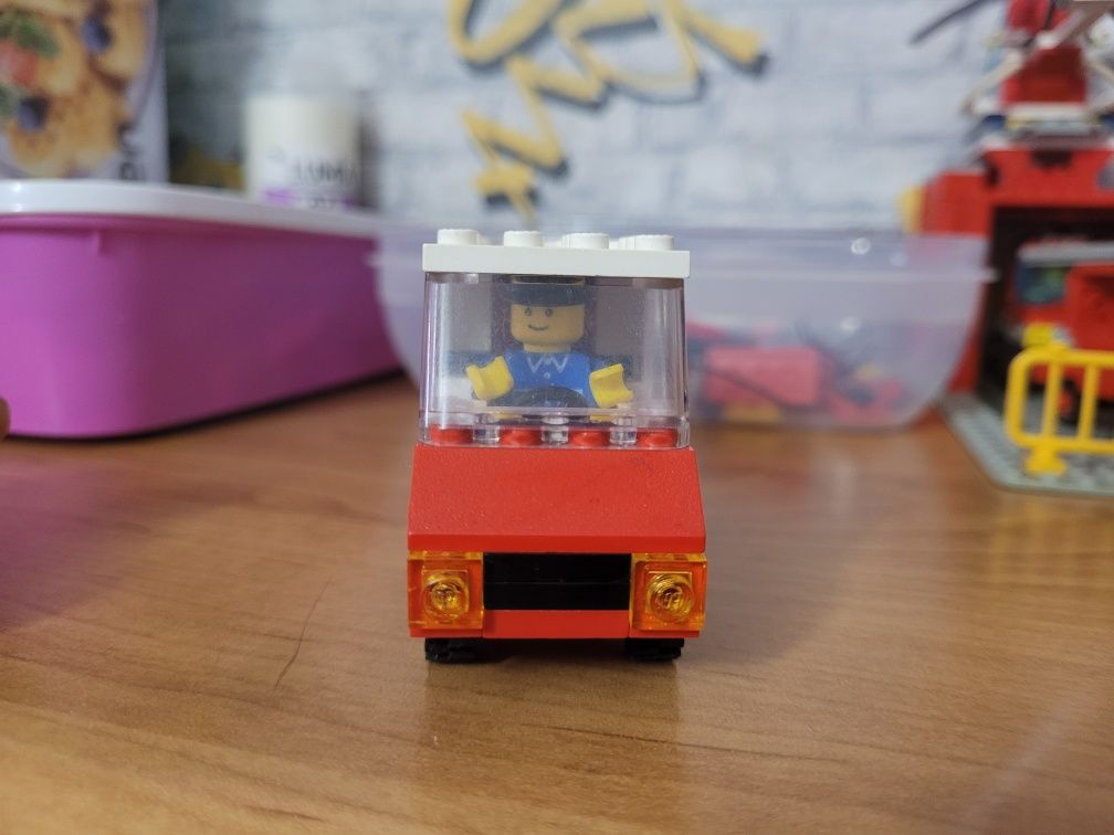 LEGO 105 Canada Post Truck