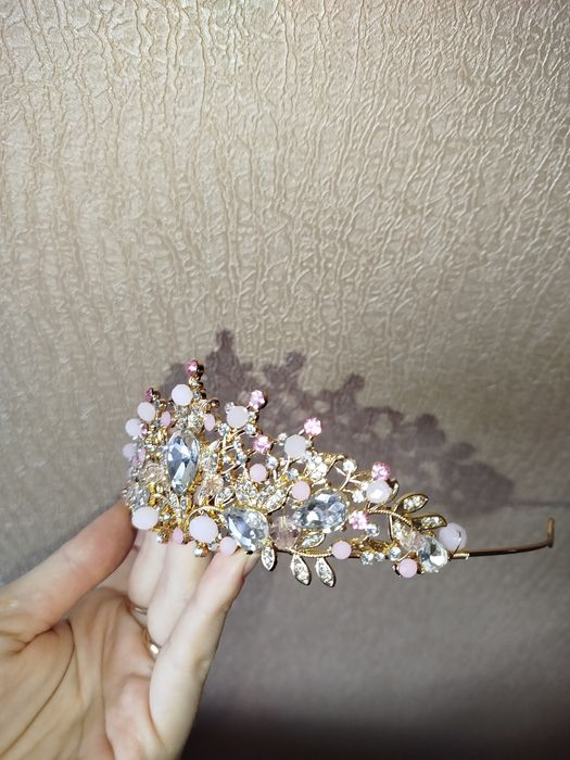 Діадема корона з рожевими і білими каміннями