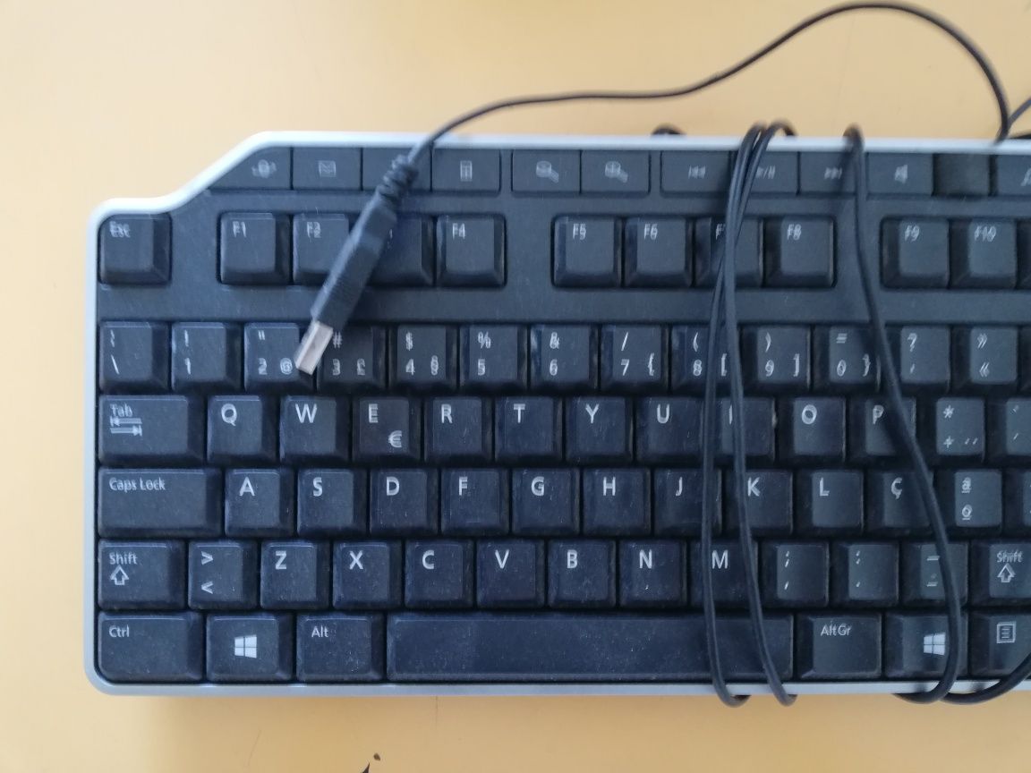 Teclado e Rato de computador