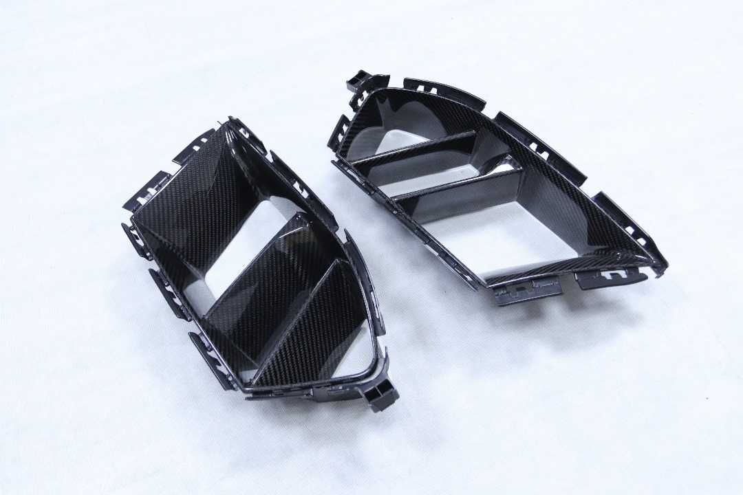 Wloty Powietrza Zderzaka R STYLE BMW G80 G81 G82 G83 CARBON