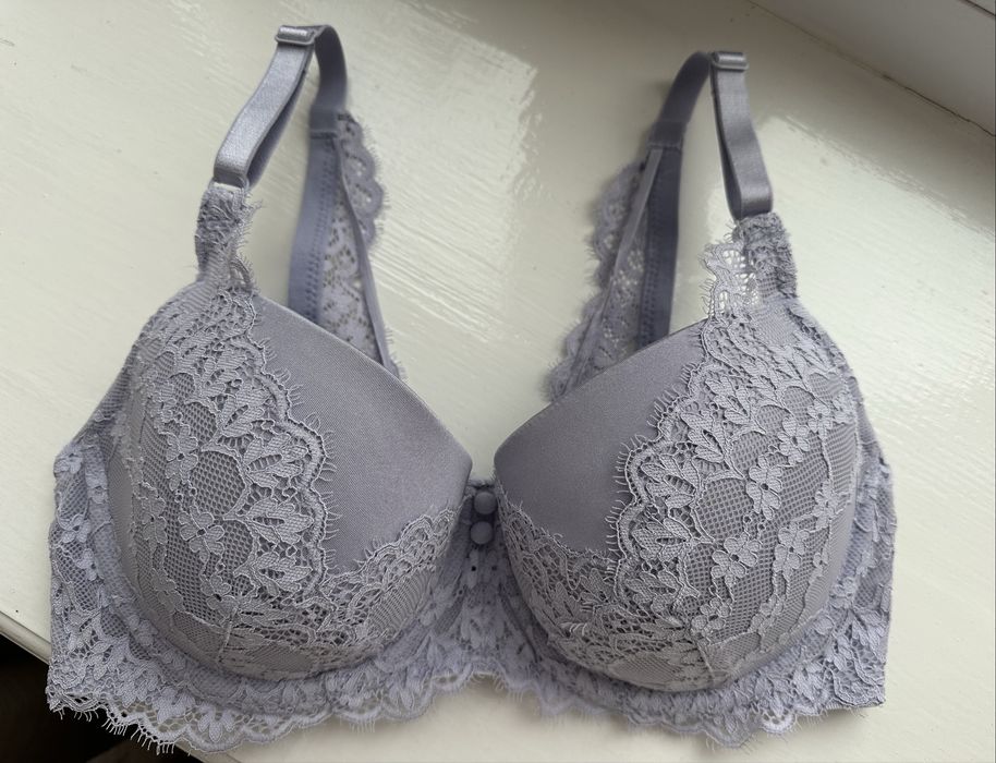 Сиреневый бюстгальтер на поролоне hunkemoller 75 d