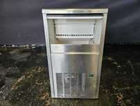 Máquina de gelo refrigerada a água