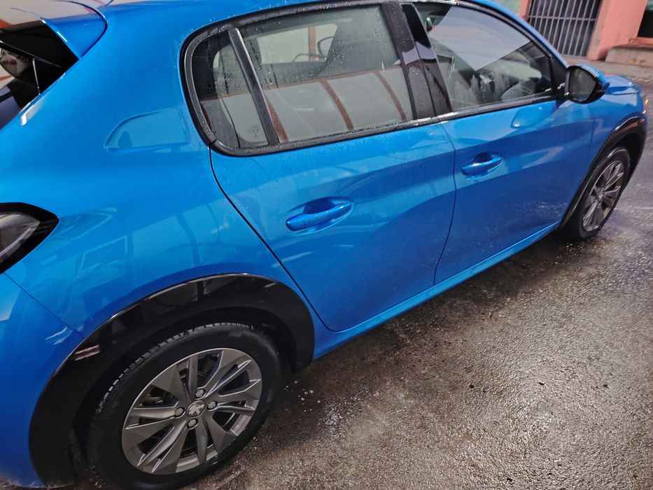 Peugeot e 208, garantia baterias 8 anos ou 160 000 km