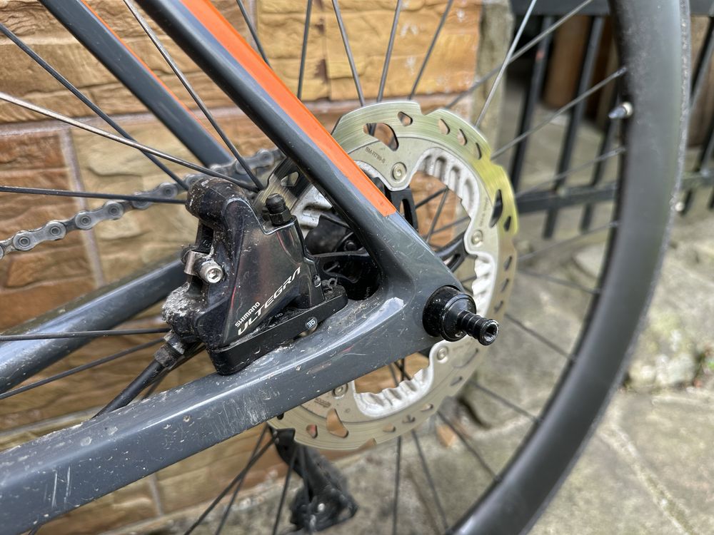 Rower Cube Cross Race full carbon, ultegra, parcours strade