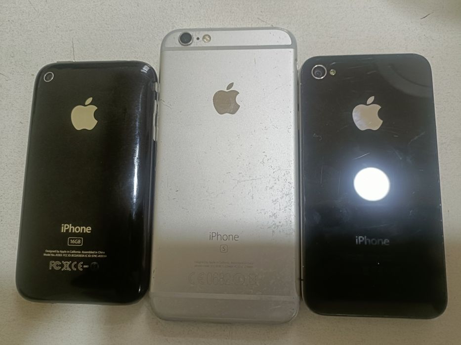 Lote 3 telemóveis iPhone para peças