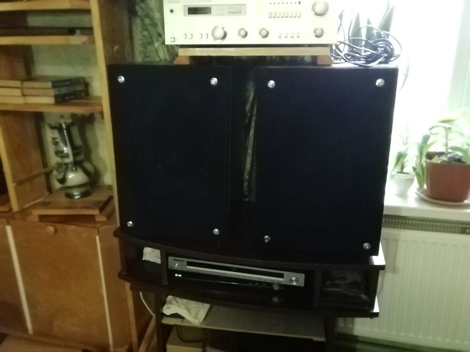 Колонки на динамиках cyclon PX 693. Мощные, с хорошим звуком.