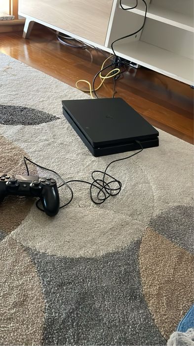 Ps4 500gb + comando original + fifa 19