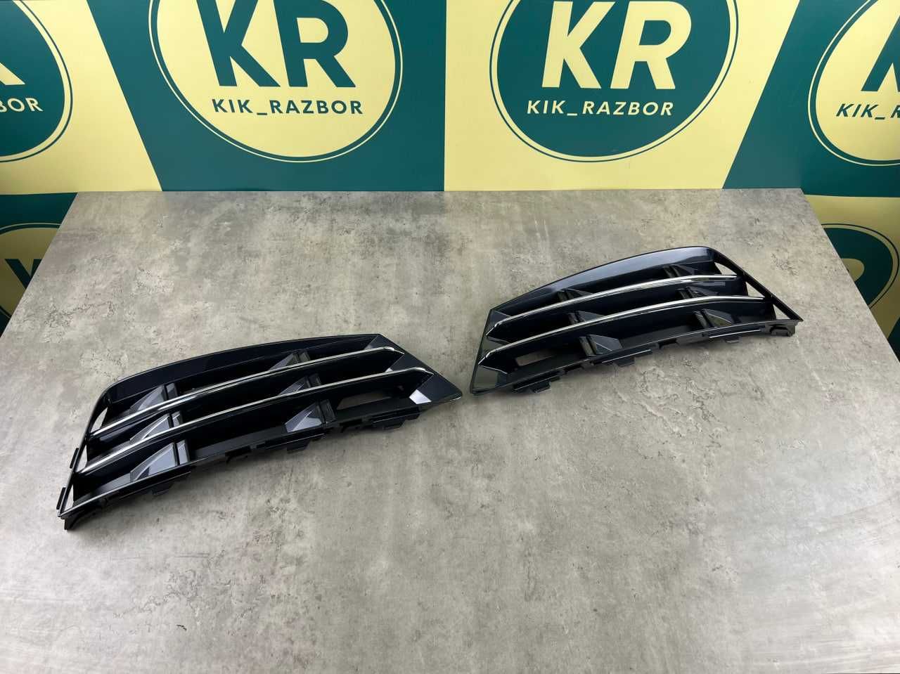 Решітка в бампер - AUDI A4 (B9) 2015-2018 8W0807682RRN4/8W0807681RRN4