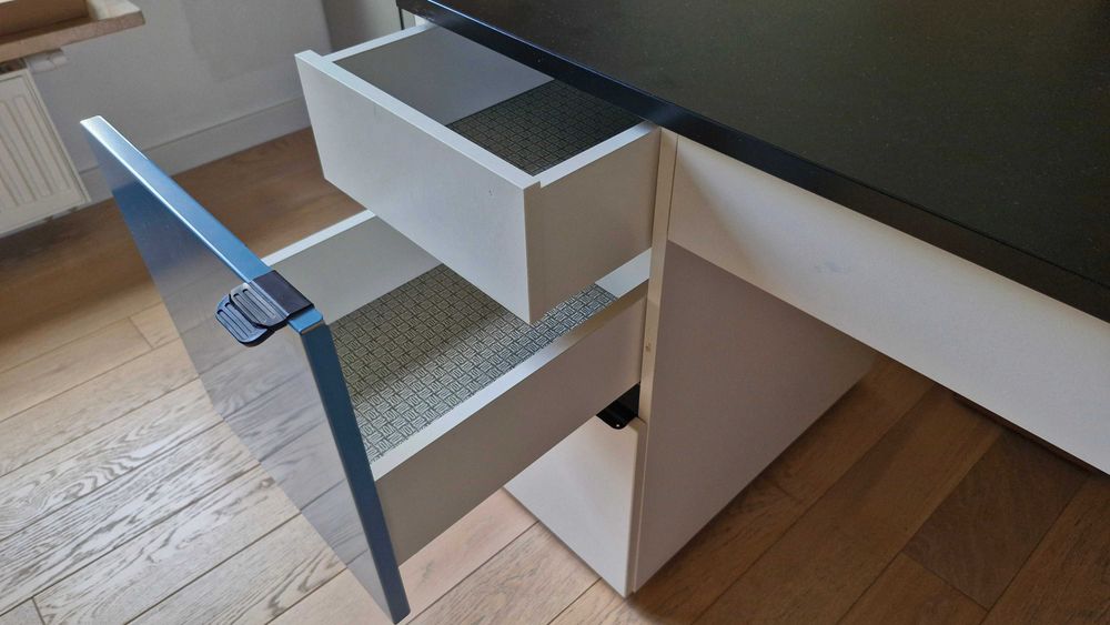 Biurko 140 L z kontenerkiem VOX Young Users