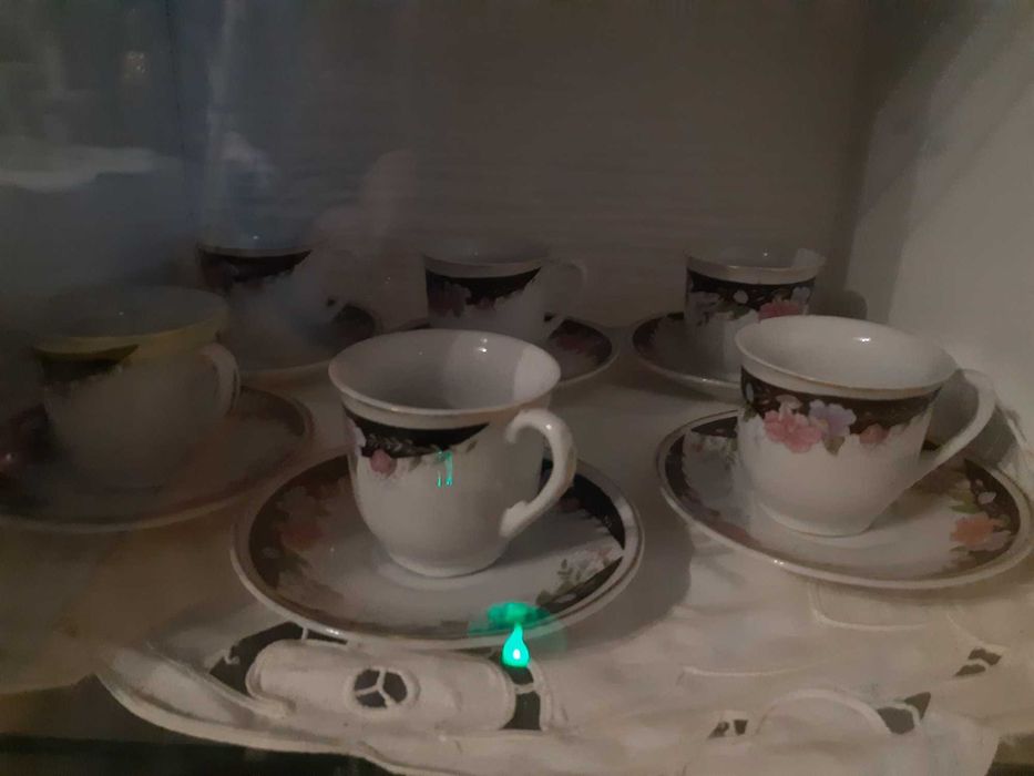 Komplet filizanek do espresso.