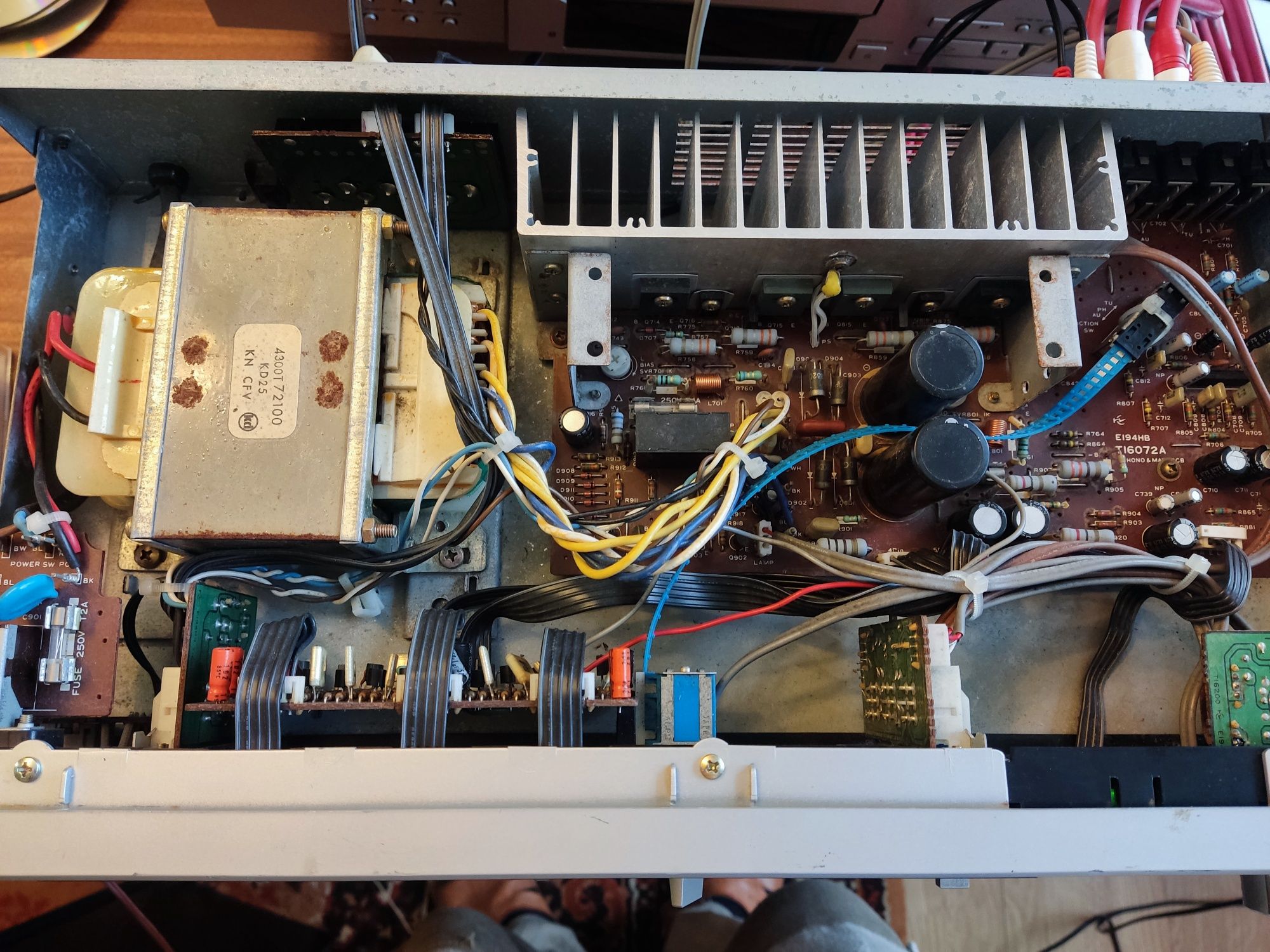 Sanyo JA 550A + magnetofon gratis