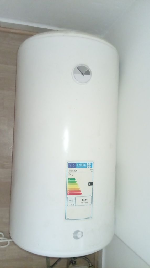 Termo acumulador de água semi novo