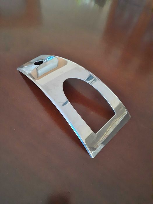 Suporte-descanso de mesa, para garrafas, em casquinha