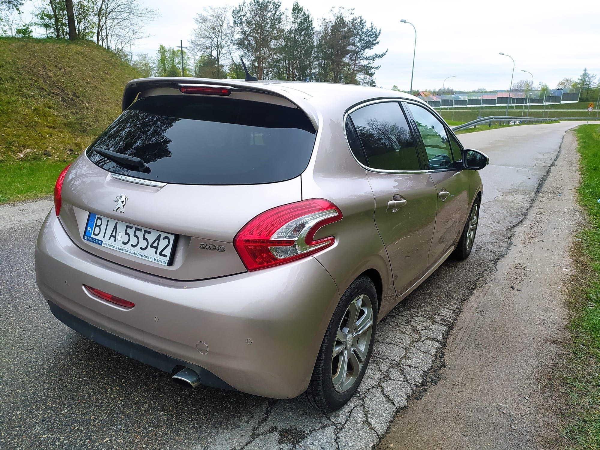 Peugeot 208 rok produkcji 2013