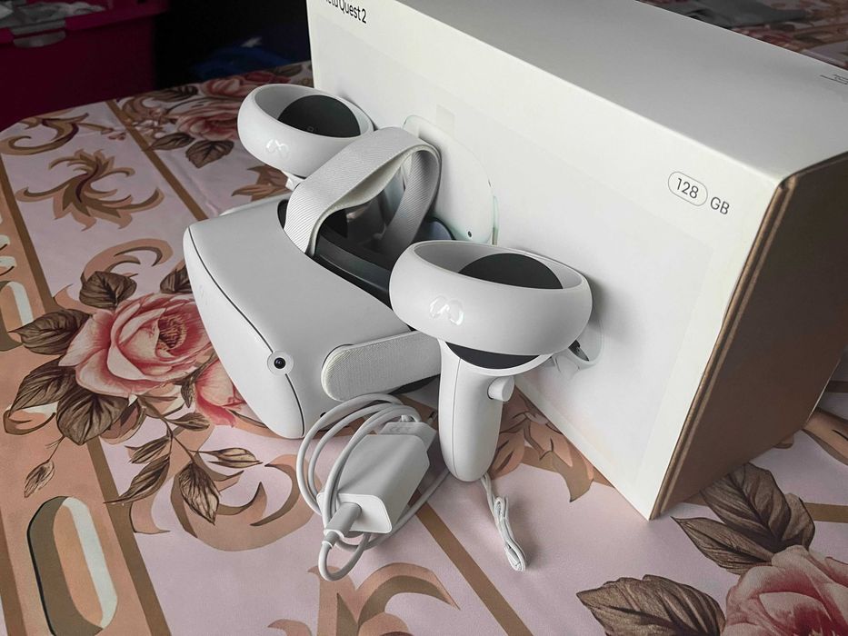 Oculus Meta Quest 2 128GB VR-Headset gogle bardzo lekko używany.