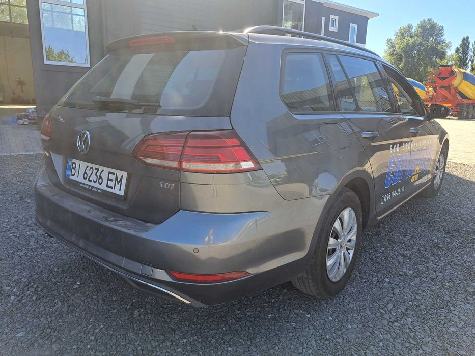 Продаж автомобіля VOLKSWAGEN GOLF 2017 р.в.