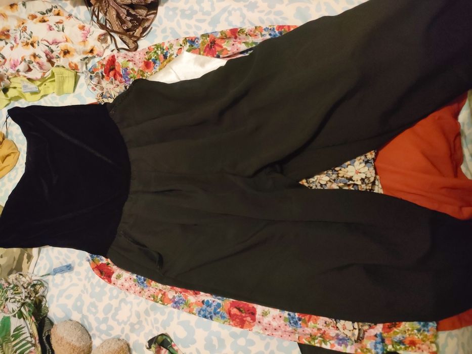 Lote de roupa de mulher no tamanho L