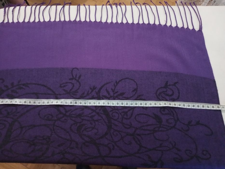 Fioletowy Szal Avon dł. 176 cm